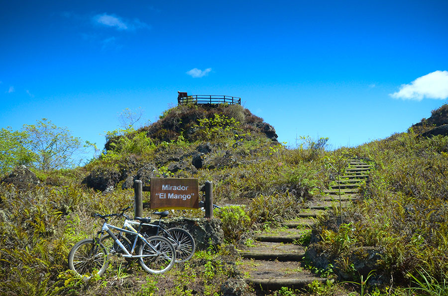 protecting the biodiversity ecotourism galapagos 